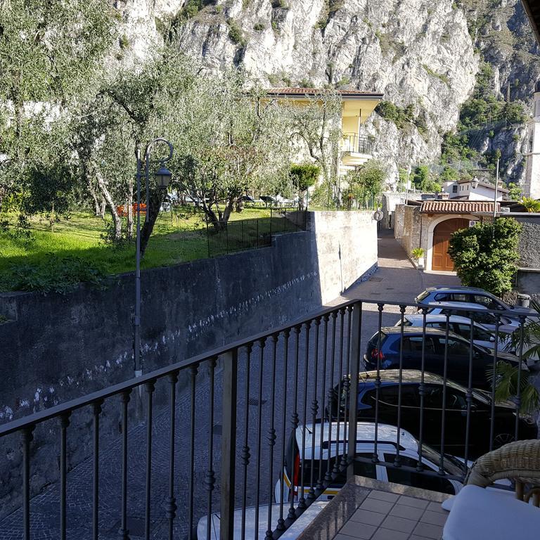 Casa Albergo Sorriso (Adults Only) Limone sul Garda Exterior foto