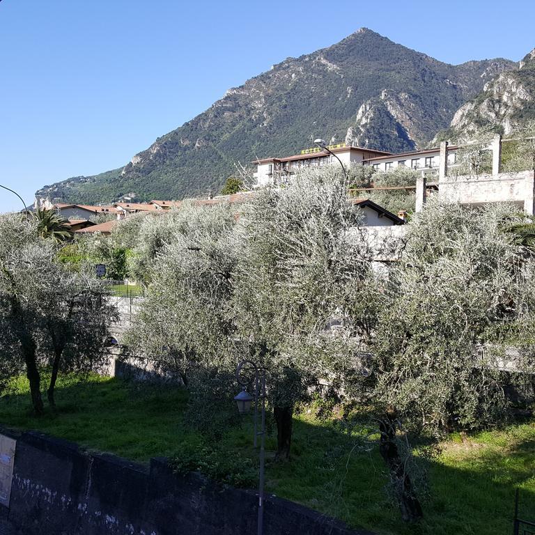 Casa Albergo Sorriso (Adults Only) Limone sul Garda Exterior foto