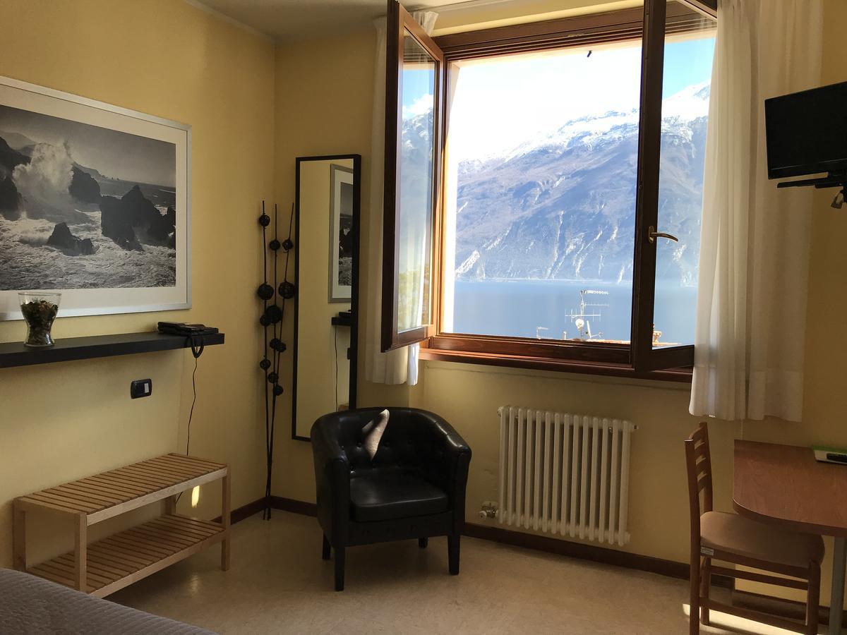 Casa Albergo Sorriso (Adults Only) Limone sul Garda Exterior foto